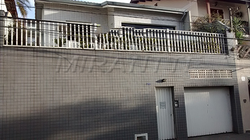 Comercial de 220m² em Água Fria