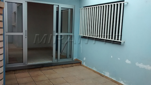 Comercial de 220m² em Água Fria