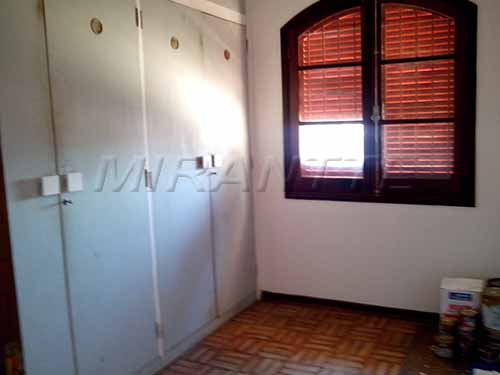 Sobrado de 237m² com 3 quartos em Jardim Kherlakian