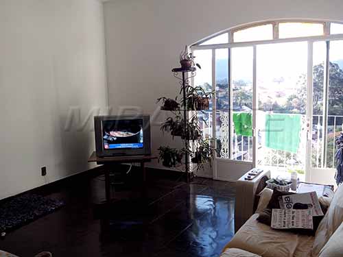 Sobrado de 237m² com 3 quartos em Jardim Kherlakian