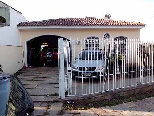 Sobrado de 237m² com 3 quartos em Jardim Kherlakian