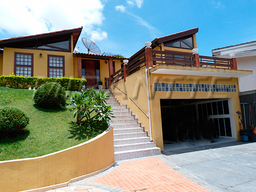 Cond. fechado de 234m² com 3 quartos em Serra Da Cantareira