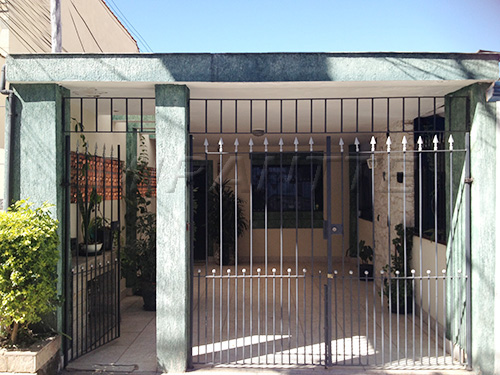 Casa terrea com 2 quartos em Santa Teresinha