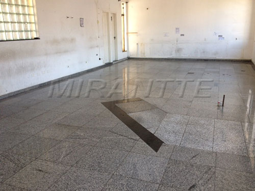Comercial de 80m² em Água Fria