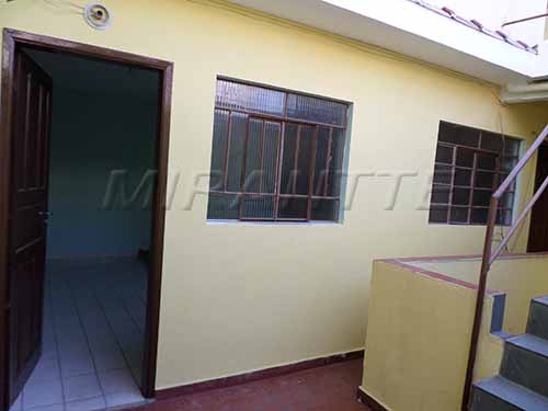 Casa terrea com 3 quartos em Jardim Maristela