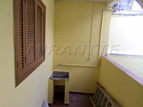 Casa terrea com 3 quartos em Jardim Maristela
