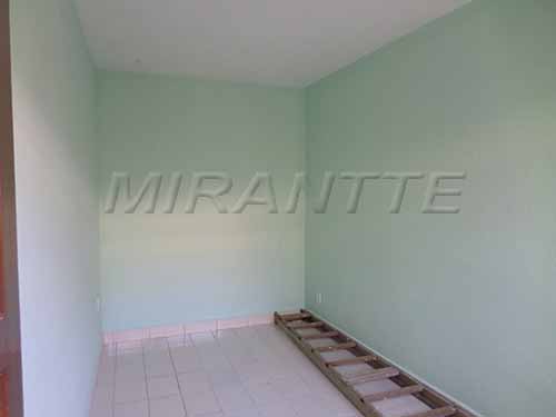 Casa terrea com 3 quartos em Jardim Maristela