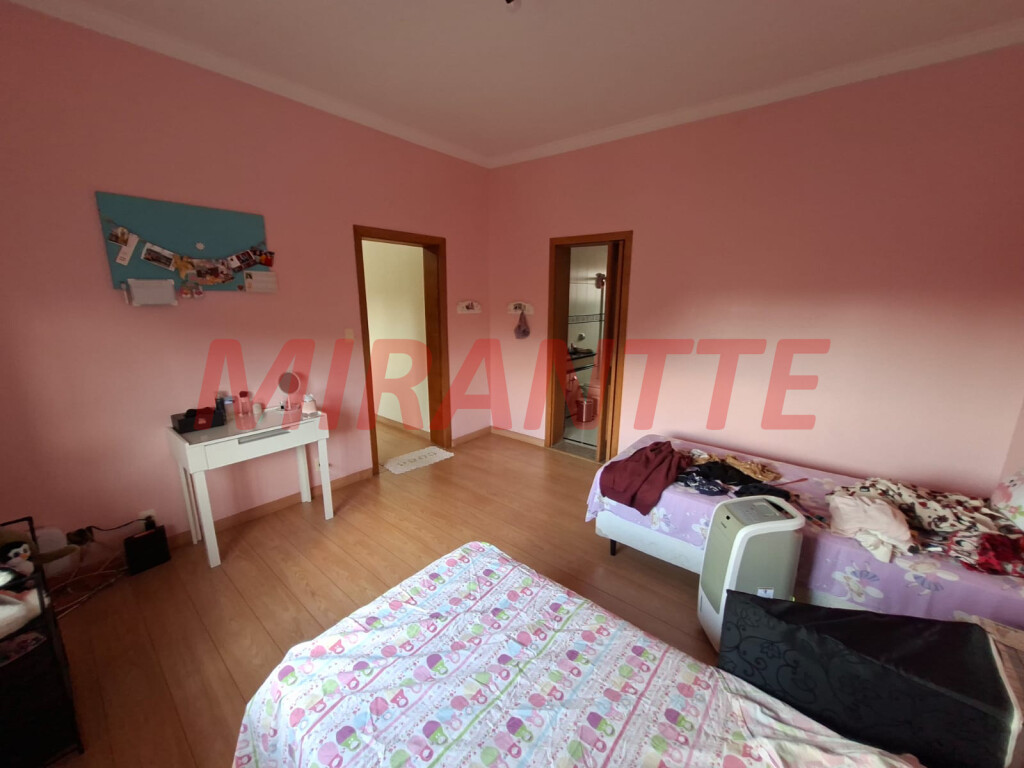 Sobrado de 245m² com 4 quartos em Jardim São Paulo