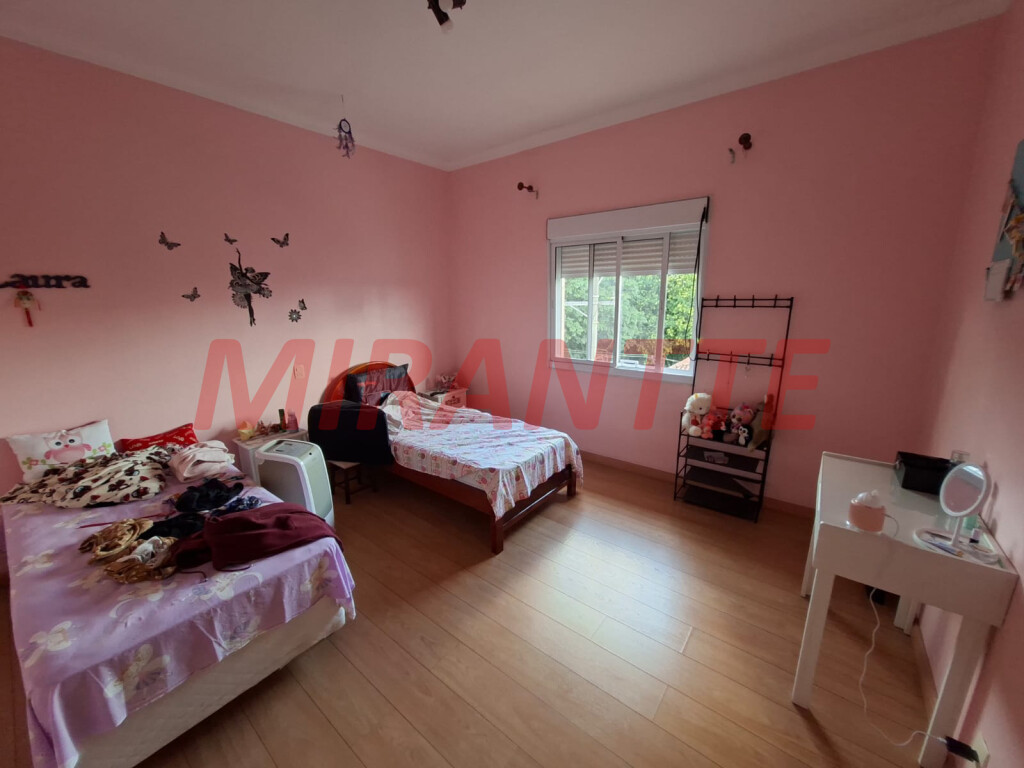 Sobrado de 245m² com 4 quartos em Jardim São Paulo
