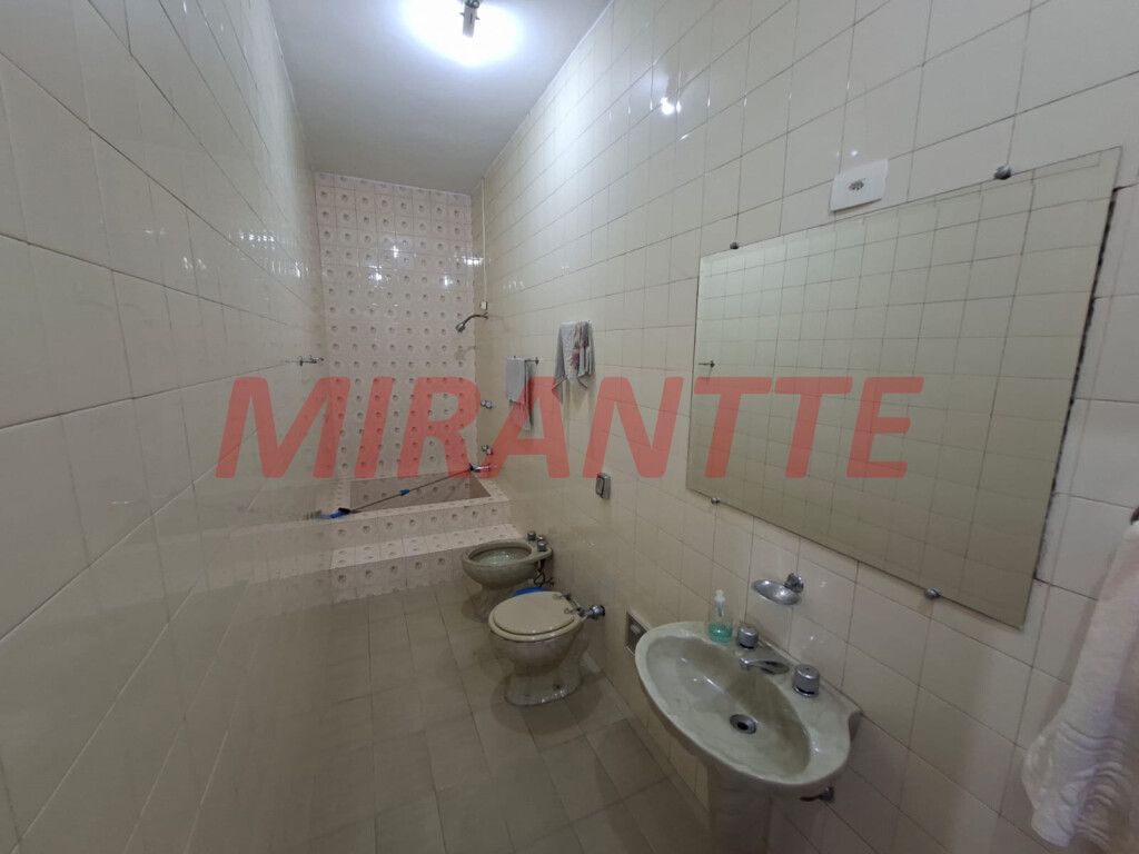 Sobrado de 245m² com 4 quartos em Jardim São Paulo