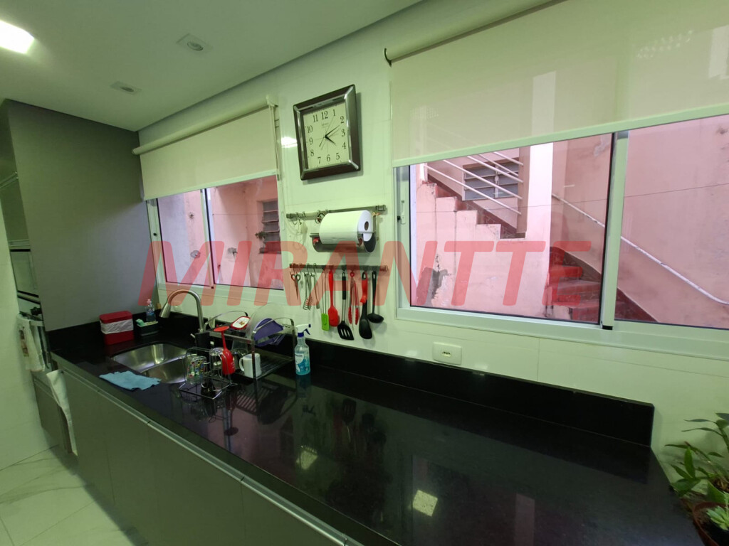 Sobrado de 245m² com 4 quartos em Jardim São Paulo