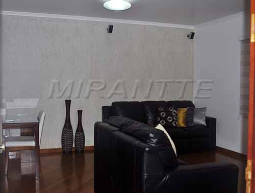 Sobrado de 138m² com 3 quartos em Vila Gustavo