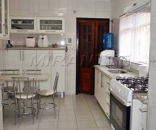 Sobrado de 138m² com 3 quartos em Vila Gustavo