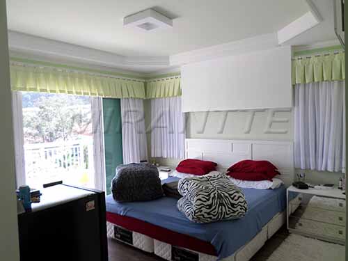 Sobrado de 1200m² com 4 quartos em Jardim Itatinga