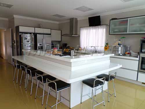 Sobrado de 1200m² com 4 quartos em Jardim Itatinga