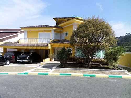 Sobrado de 1200m² com 4 quartos em Jardim Itatinga