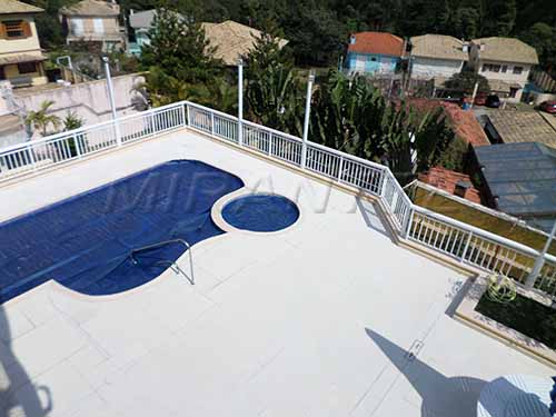 Sobrado de 1200m² com 4 quartos em Jardim Itatinga