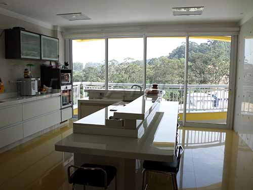 Sobrado de 1200m² com 4 quartos em Jardim Itatinga
