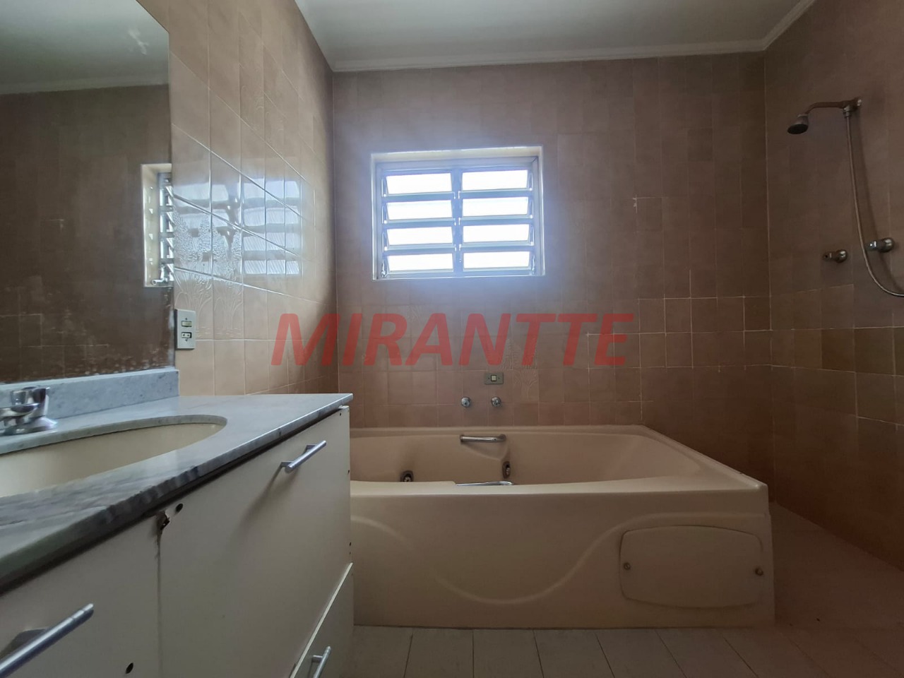 Sobrado de 132m² com 3 quartos em Limão