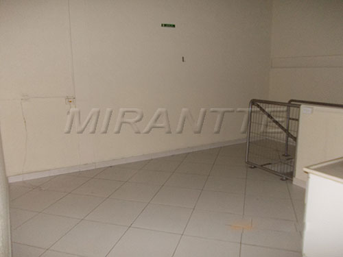 Comercial de 320m² em Santana