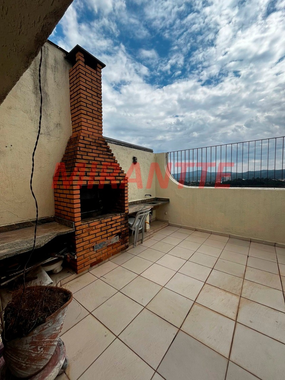 Cobertura de 350m² com 4 quartos em Horto Florestal