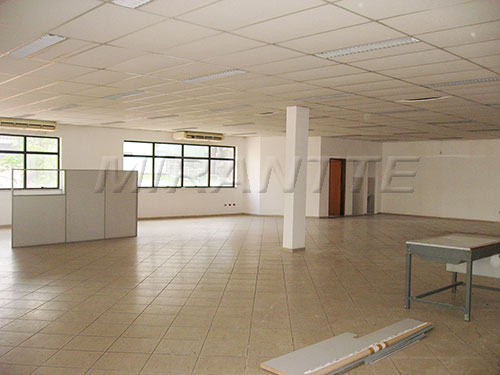 Comercial de 710m² em Santana