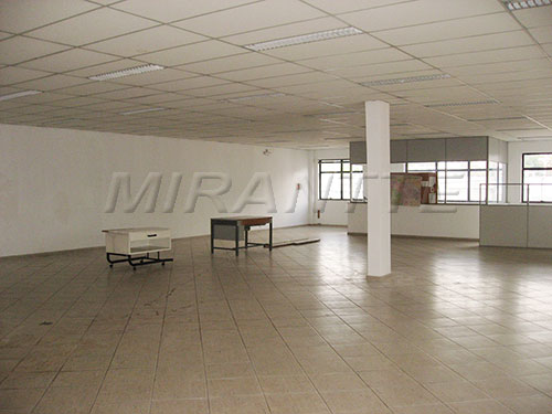 Comercial de 710m² em Santana