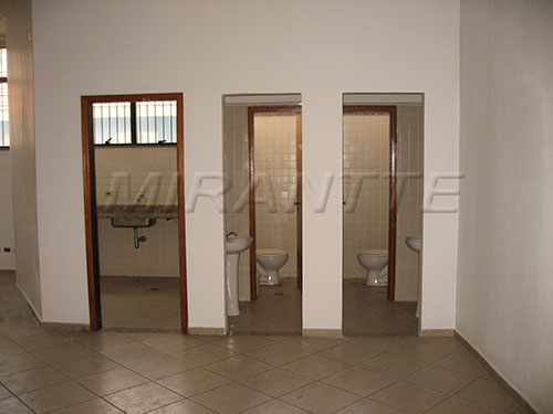 Comercial de 710m² em Santana