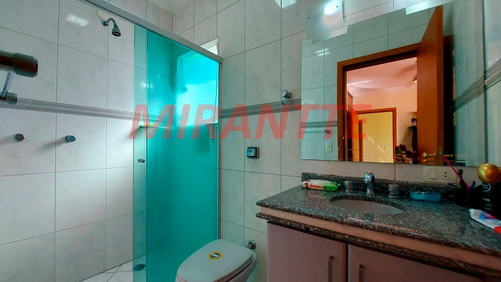 Sobrado de 450m² com 4 quartos em Jardim Floresta