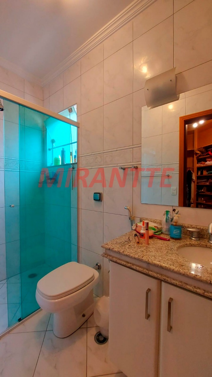 Sobrado de 450m² com 4 quartos em Jardim Floresta