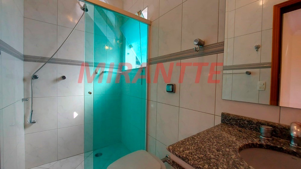Sobrado de 450m² com 4 quartos em Jardim Floresta