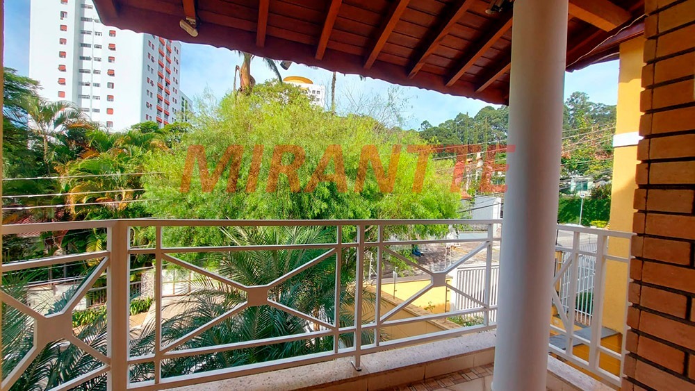 Sobrado de 450m² com 4 quartos em Jardim Floresta
