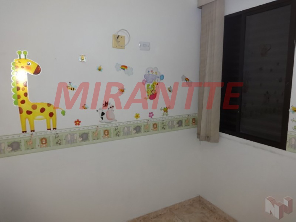 Sobrado de 450m² com 4 quartos em Jardim Floresta