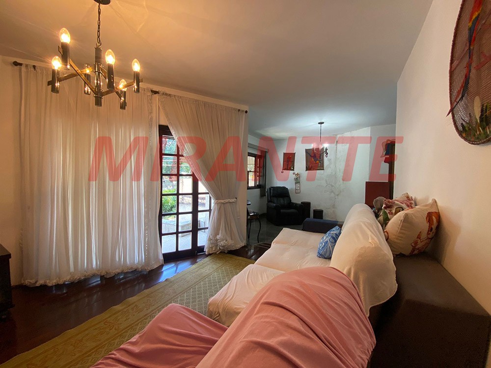 Sobrado de 403m² com 4 quartos em Jardim Tremembé
