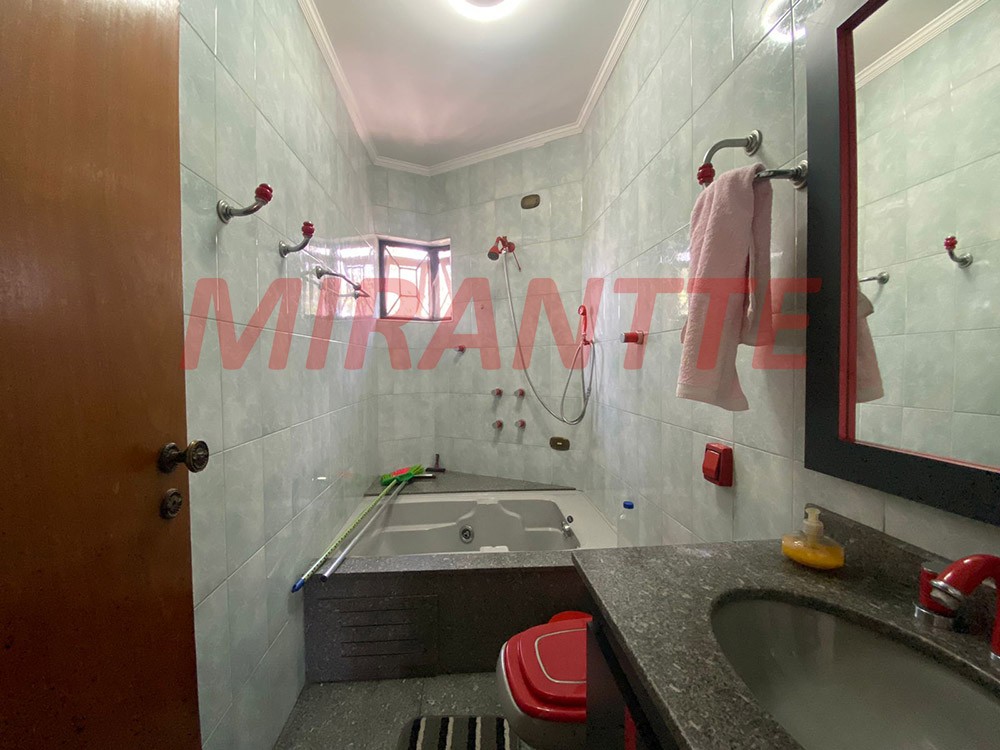 Sobrado de 403m² com 4 quartos em Jardim Tremembé