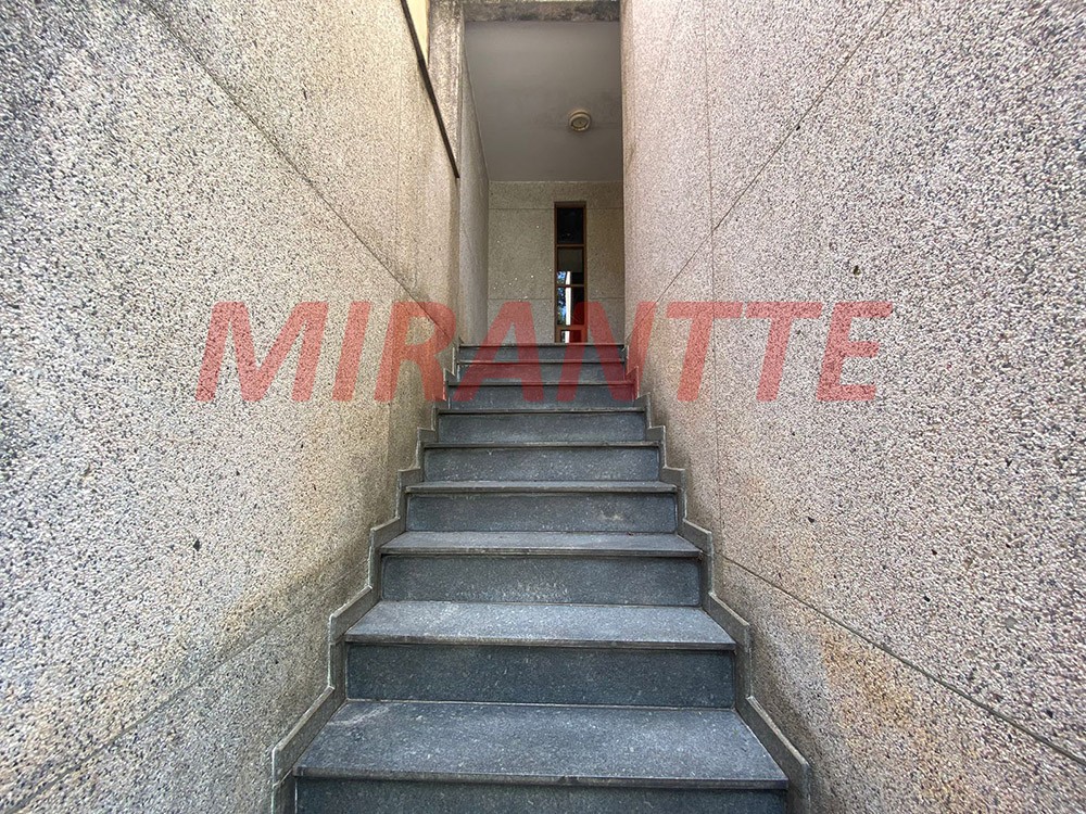 Sobrado de 403m² com 4 quartos em Jardim Tremembé