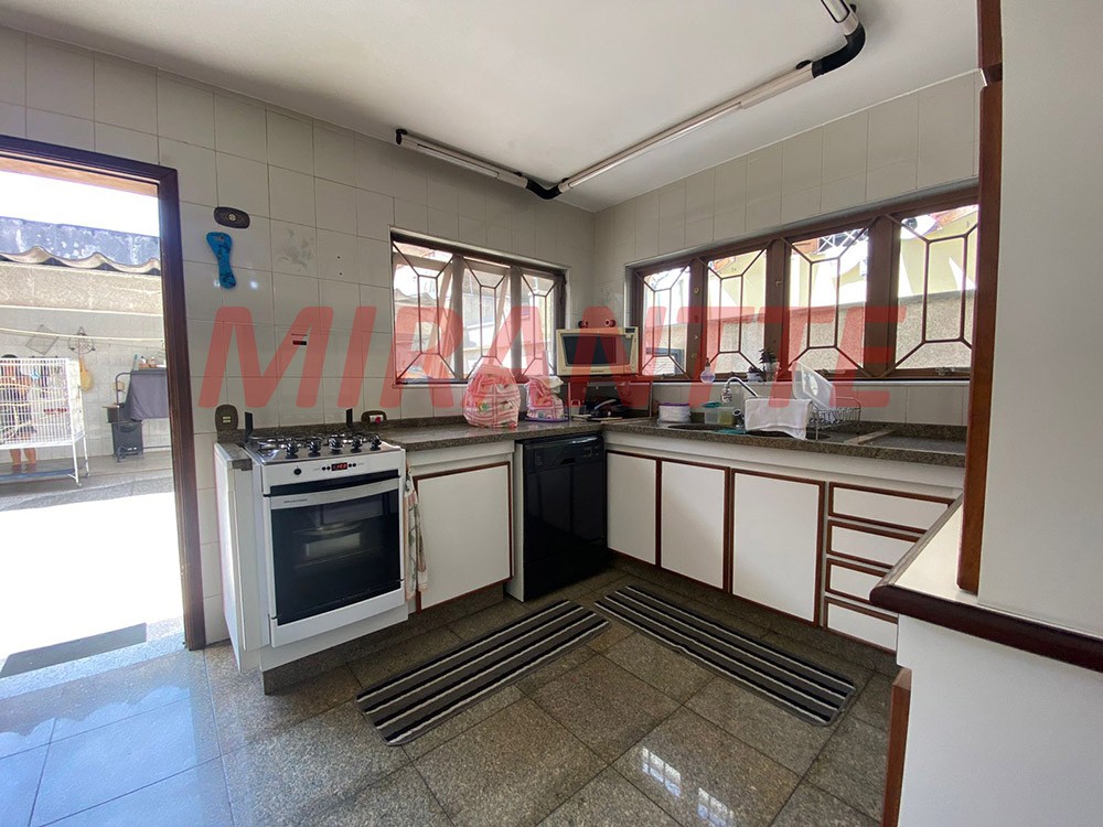 Sobrado de 403m² com 4 quartos em Jardim Tremembé