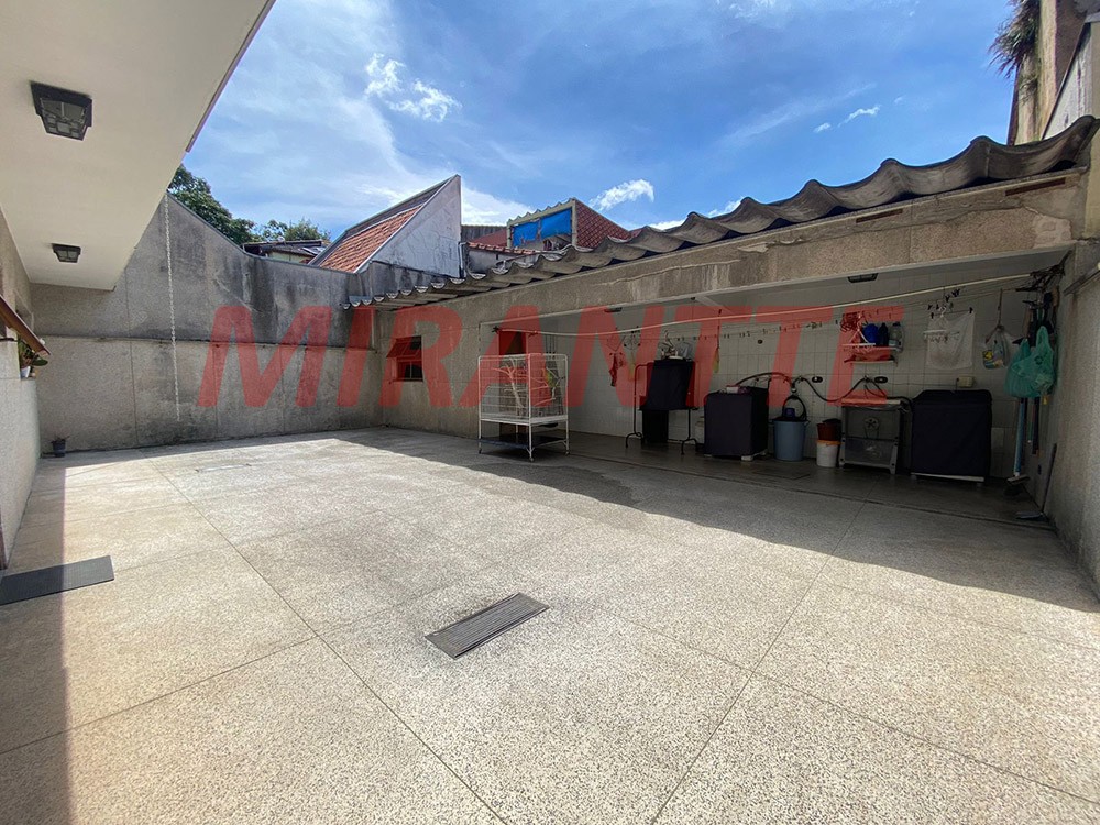 Sobrado de 403m² com 4 quartos em Jardim Tremembé
