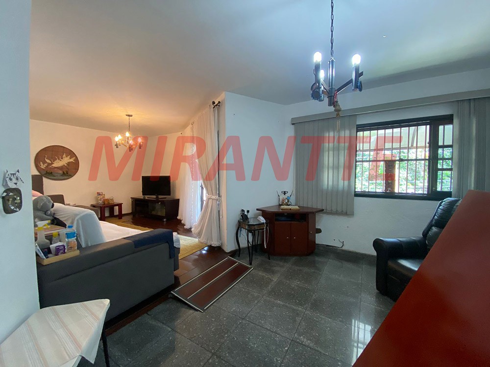 Sobrado de 403m² com 4 quartos em Jardim Tremembé