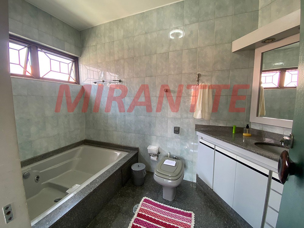 Sobrado de 403m² com 4 quartos em Jardim Tremembé
