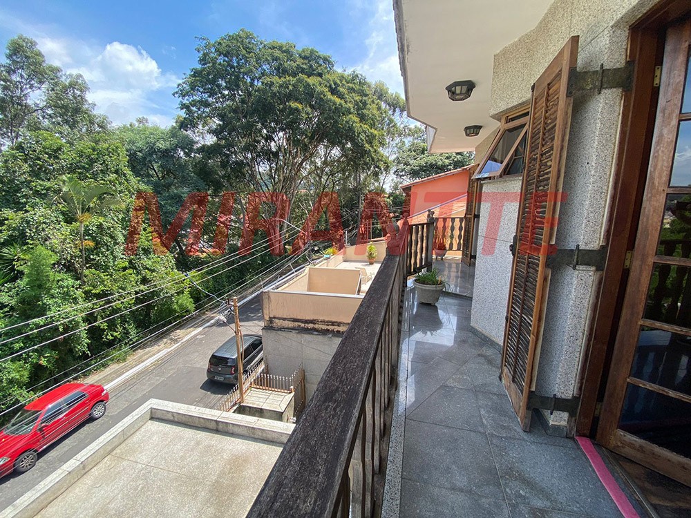 Sobrado de 403m² com 4 quartos em Jardim Tremembé