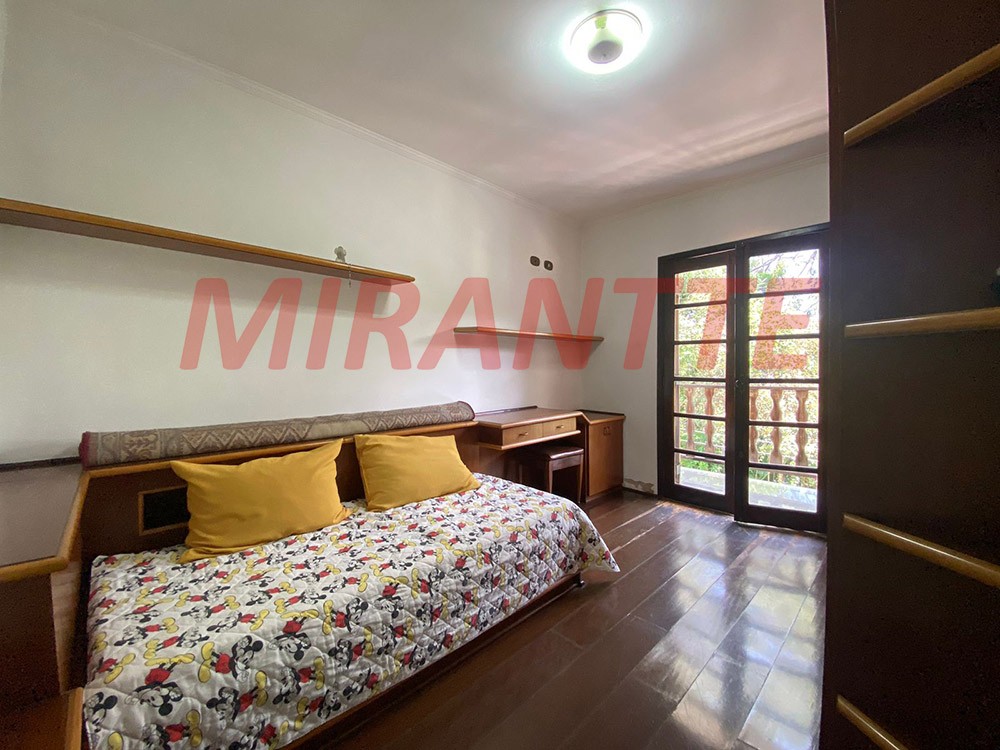Sobrado de 403m² com 4 quartos em Jardim Tremembé