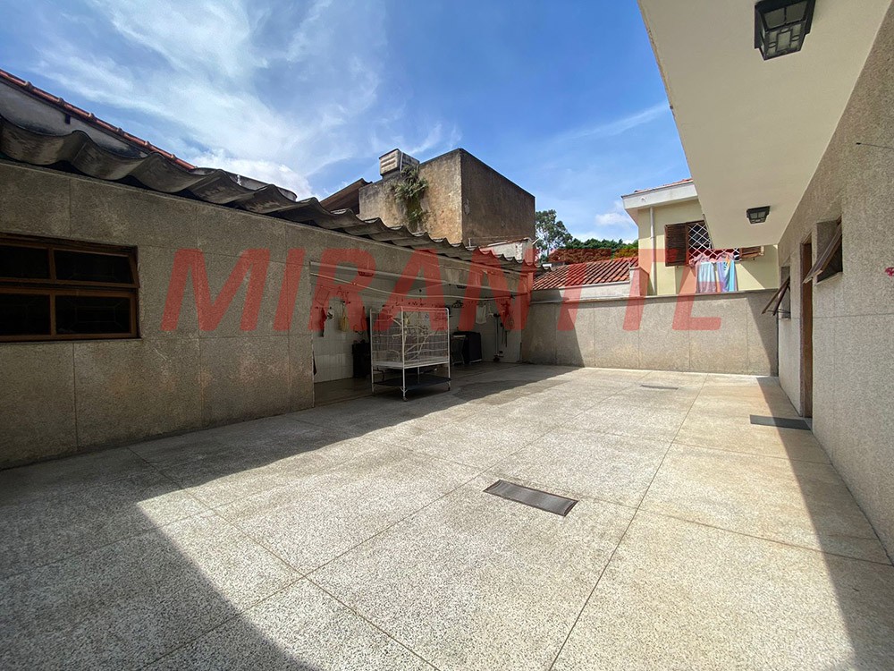 Sobrado de 403m² com 4 quartos em Jardim Tremembé
