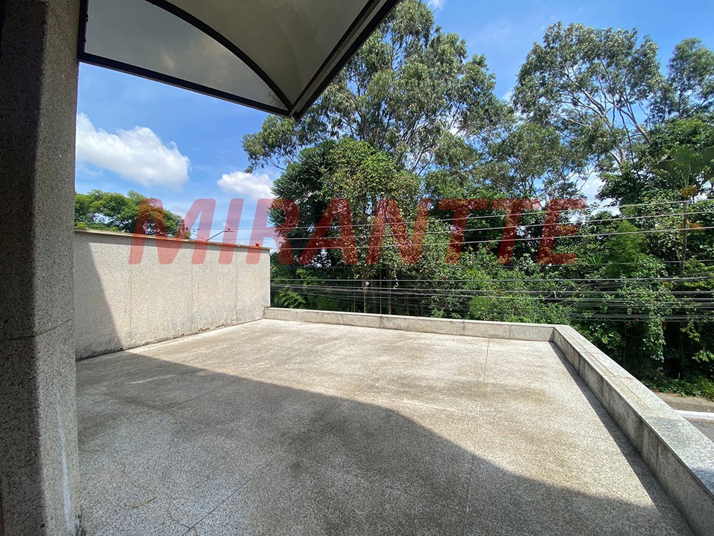 Sobrado de 403m² com 4 quartos em Jardim Tremembé