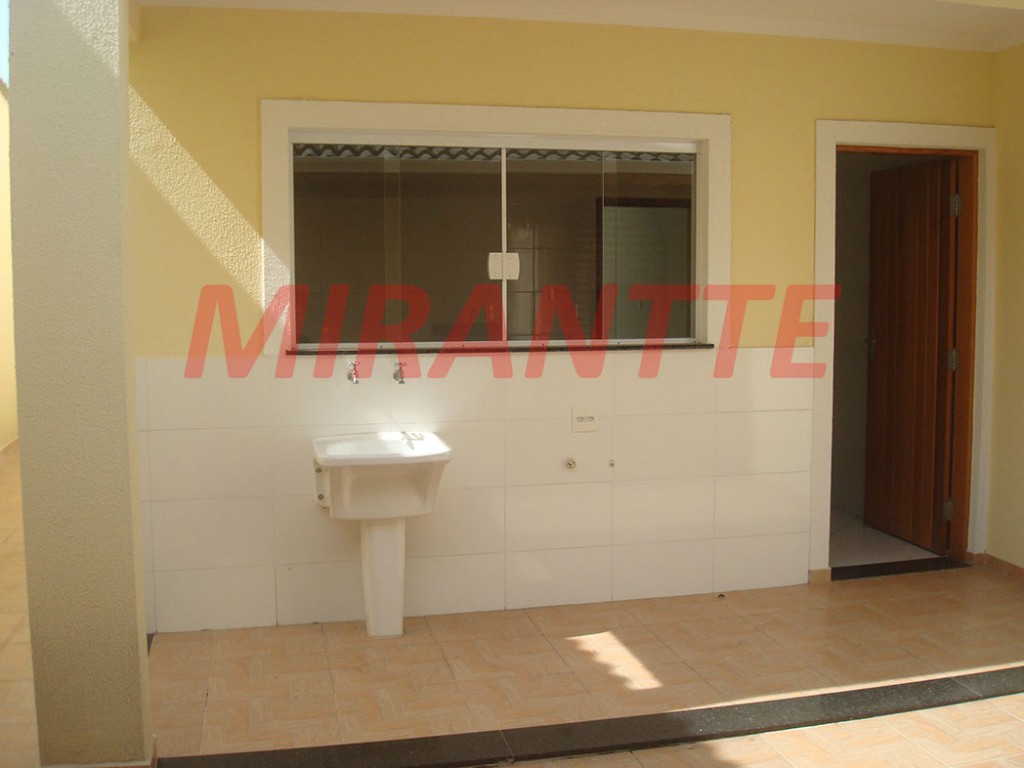 Sobrado de 200m² com 3 quartos em Jardim Virginia Bianca