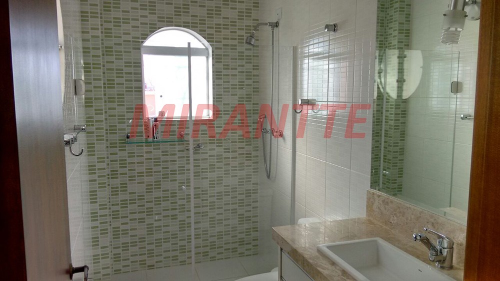 Sobrado de 210m² com 3 quartos em Parada Inglesa