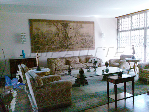 Sobrado com 4 quartos em Alto de Pinheiros