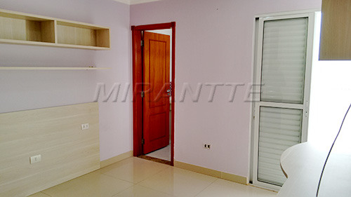 Sobrado de 400m² com 4 quartos em Jardim Virginia Bianca