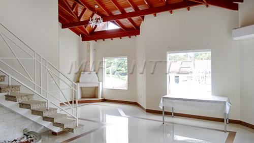 Sobrado de 400m² com 4 quartos em Jardim Virginia Bianca