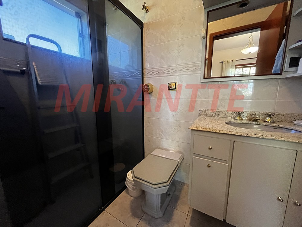 Sobrado de 436m² com 4 quartos em Jardim Guapíra